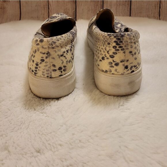 Vince Camuto grey/white snakeskin leather loafers - Picture 6 of 10